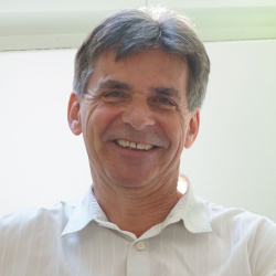 Peter Wyss Geschäftsführer Konvert AG Marketing & Technologie Webseitengestaltung Bern Kunde textsache.ch