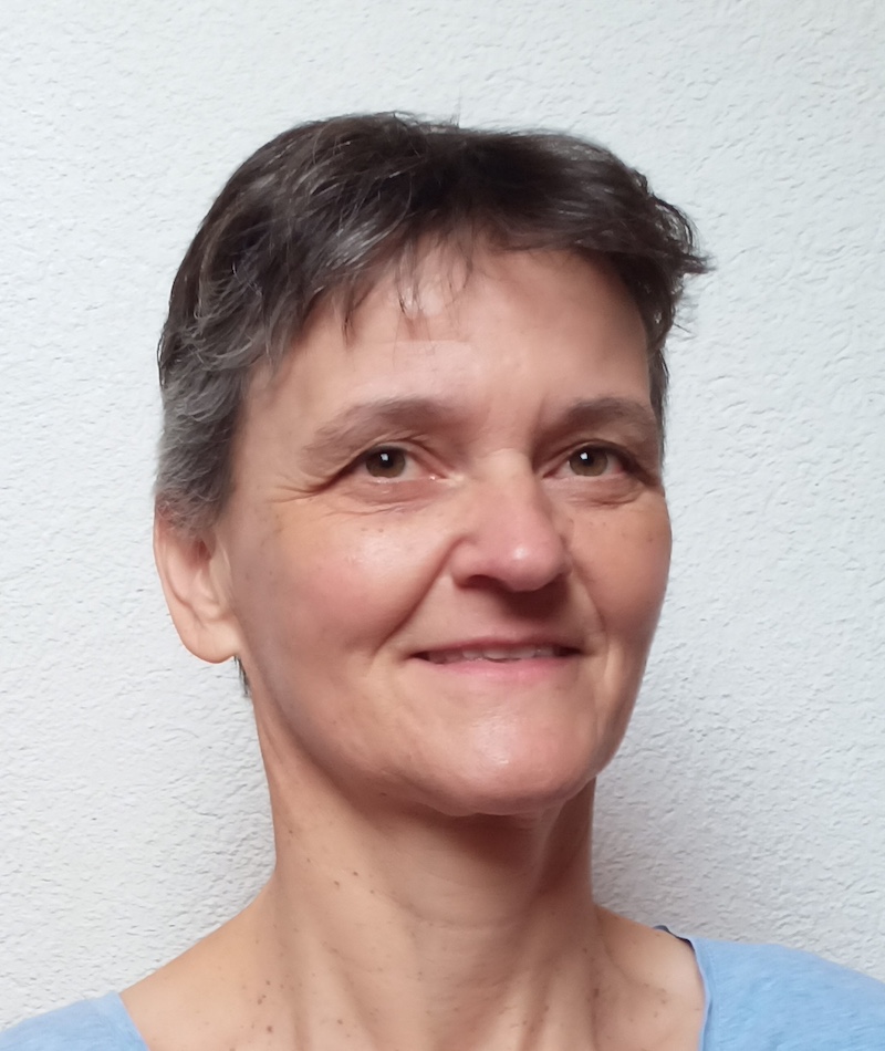 Porträtfoto von Regula Regula Rumpf, derprofessionell ausgebildete Korrektorin der TEXTSACHE GmbH